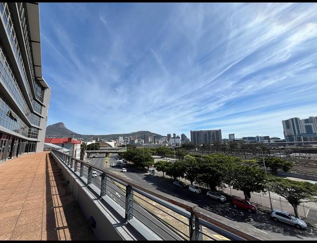 121M² OFFICE TO LET IN WOODSTOCK